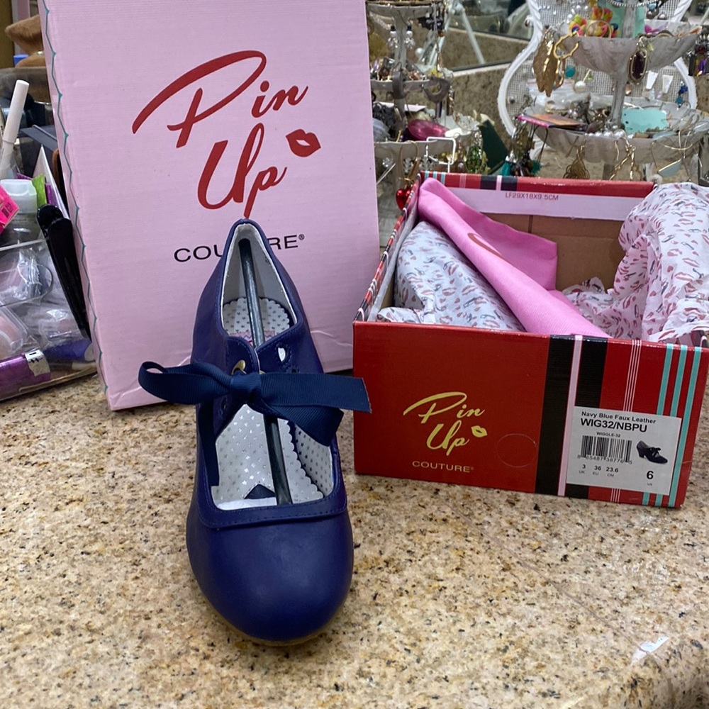 Pin Up Couture Pumps NWT